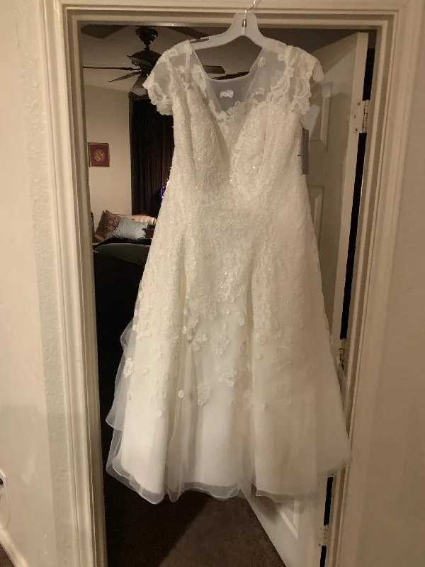Best Price of the Season!David's Bridal 8CMK513