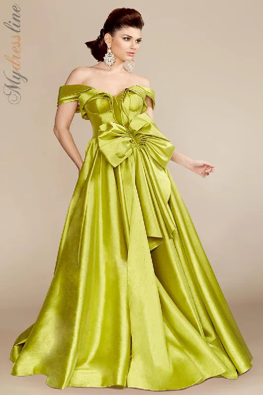 Time to Snag a Bargain!MNM Couture 2343