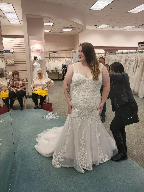 Limited Edition, Limited Price!Oleg Cassini 8CWG963