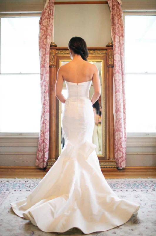 Your Discount is Waiting!Oscar de la Renta Addison