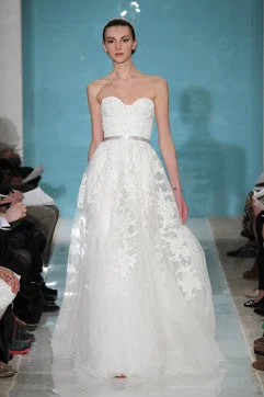 Upgrade for Less!Reem Acra Heavenly Lace