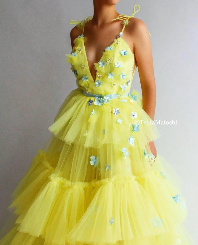 Score Big Savings Today!Brunnera Flowerets Gown