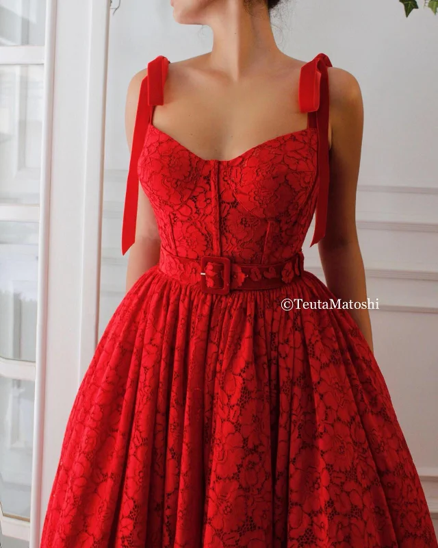 Act Fast – Limited Time Savings!Lovely Red Blooms Gown